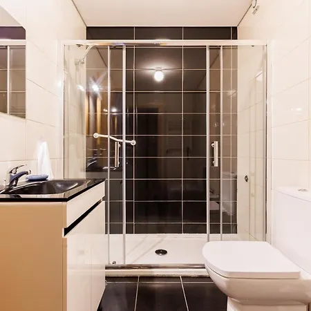 Porto Design Studio - Bright, Modern & Central