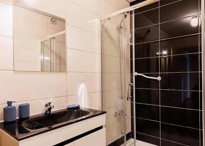 Апартаменты A Pop Of Color By Lovelystay