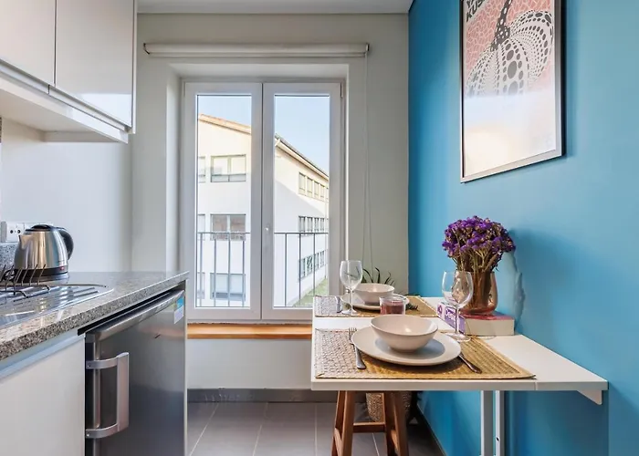 Apartman A Pop Of Color By Lovelystay Porto