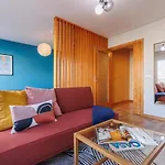 A Pop Of Color By Lovelystay Apartamento Porto