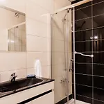 Apartamento A Pop Of Color By Lovelystay