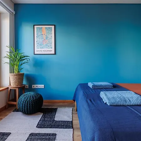 Apartamento A Pop Of Color By Lovelystay