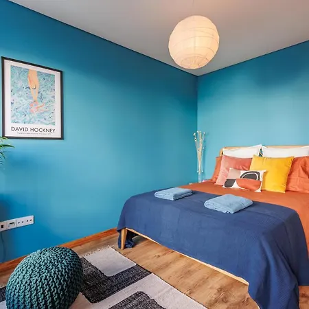 Apartamento A Pop Of Color By Lovelystay *