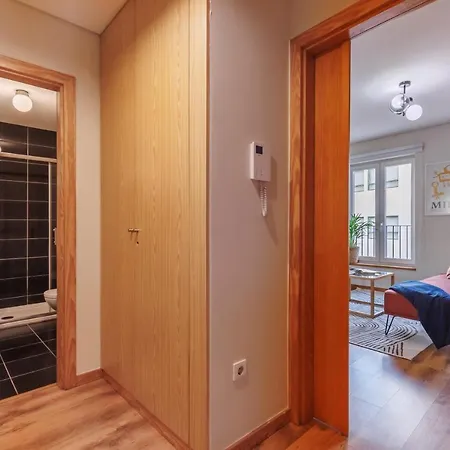 Porto Design Studio - Bright, Modern & Central Porto