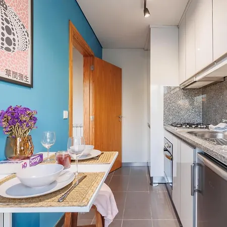 Apartment A Pop Of Color By Lovelystay