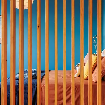 Appartement A Pop Of Color By Lovelystay *