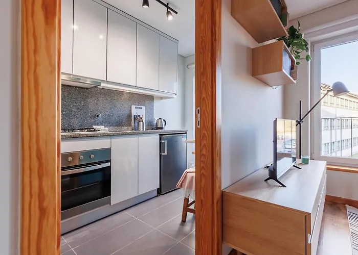 Apartment A Pop Of Color By Lovelystay *