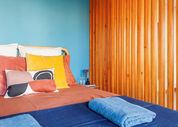 A Pop Of Color By Lovelystay Apartamento *