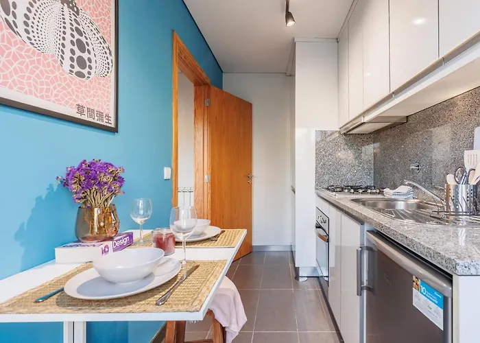 Apartment A Pop Of Color By Lovelystay