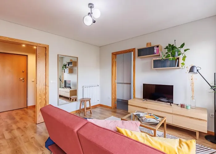 A Pop Of Color By Lovelystay * Porto